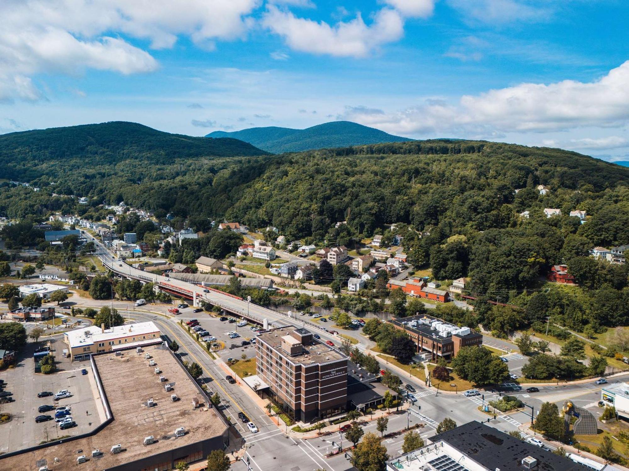 Hotel Downstreet, Ascend Hotel Collection North Adams Luaran gambar